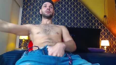 Snapshot of cristian_hot9 chatting on February 7, 2025, 5:29 pm cristian hot9 online show from February 7, 2025, 5:29 pm