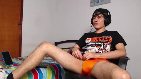 Snapshot of cristian_ortiz_1 chatting on December 16, 2024, 1:31 am Cristian online show from December 16, 2024, 1:31 am