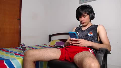 Snapshot of cristian_ortiz_1 chatting on December 18, 2024, 10:13 pm Cristian online show from December 18, 2024, 10:13 pm