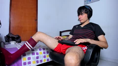 Snapshot of cristian_ortiz_1 chatting on December 25, 2024, 10:37 pm Cristian online show from December 25, 2024, 10:37 pm