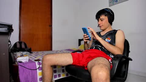 Snapshot of cristian_ortiz_1 chatting on January 24, 2025, 11:34 pm Cristian online show from January 24, 2025, 11:34 pm