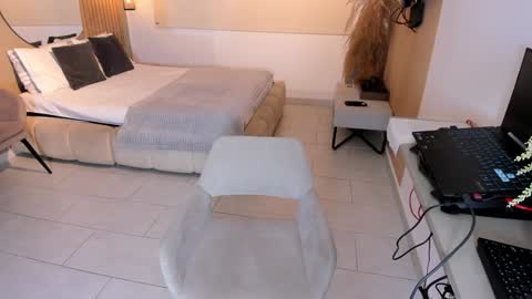 Snapshot of cristian_ortiz_1 chatting on February 8, 2025, 2:49 pm Cristian online show from February 8, 2025, 2:49 pm