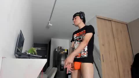 Snapshot of cristian_ortiz_1 chatting on February 26, 2025, 2:15 am Cristian online show from February 26, 2025, 2:15 am