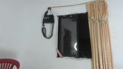 cristina_jennerdoll2104 online show from January 4, 2025, 10:27 am