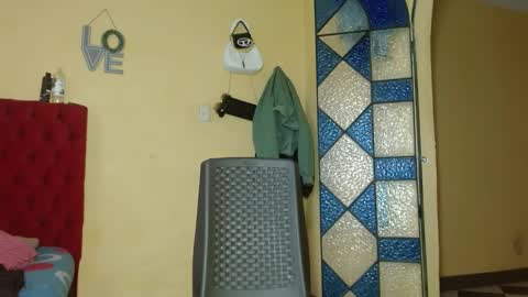 cristinamontiel74 online show from February 7, 2025, 7:27 pm