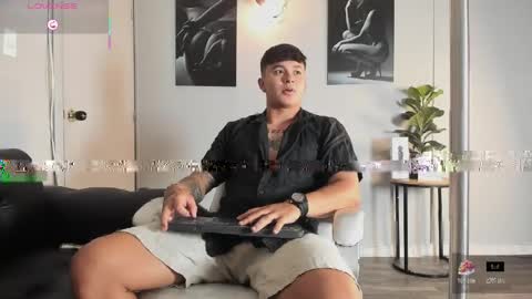 Snapshot of cristopher_strong chatting on April 18, 2026, 1:15 pm Cristopher online show from April 18, 2026, 1:15 pm
