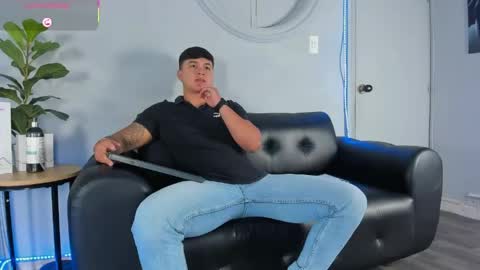 Snapshot of cristopher_strong chatting on April 22, 2026, 11:23 am Cristopher online show from April 22, 2026, 11:23 am