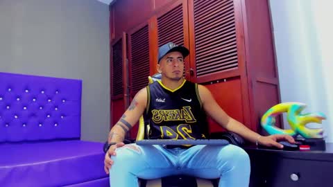Snapshot of cristophertompson chatting on January 13, 2025, 2:11 pm Say me Cris online show from January 13, 2025, 2:11 pm