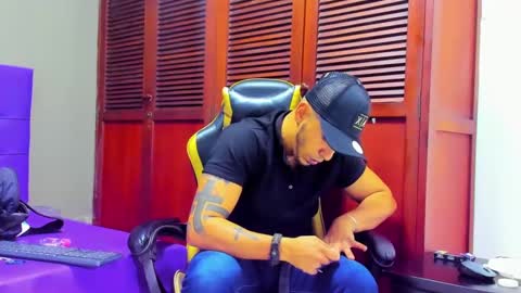 Snapshot of cristophertompson chatting on February 11, 2025, 4:13 pm Say me Cris online show from February 11, 2025, 4:13 pm
