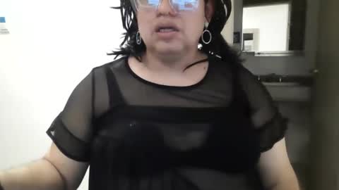 Linda Cross online show from August 3, 2026, 10:13 pm