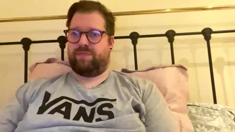 crouchendtiger online show from October 17, 2025, 12:01 am