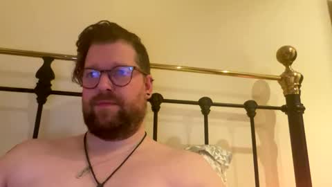 crouchendtiger online show from November 21, 2025, 12:43 am