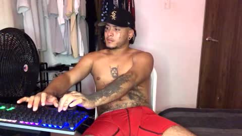 Snapshot of crow_black00 chatting on April 14, 2026, 7:09 pm crow_black00 online show from April 14, 2026, 7:09 pm