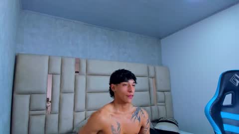 Snapshot of croy_myer chatting on February 17, 2026, 5:08 pm Croy online show from February 17, 2026, 5:08 pm