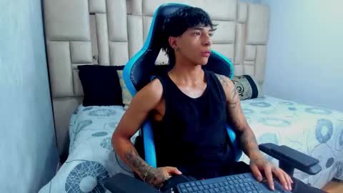 Snapshot of croy_myer chatting on February 18, 2026, 10:17 pm Croy online show from February 18, 2026, 10:17 pm