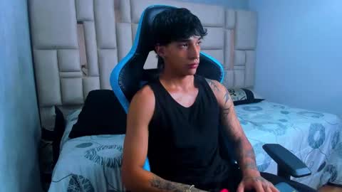 Snapshot of croy_myer chatting on February 21, 2026, 4:02 am Croy online show from February 21, 2026, 4:02 am