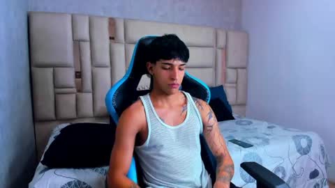 Croy online show from April 17, 2026, 6:33 pm