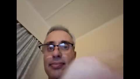 Crucut online show from January 3, 2025, 6:46 pm