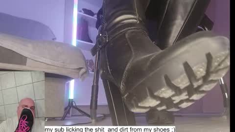 Snapshot of cruel_siren chatting on October 25, 2025, 8:58 pm Cruel Siren online show from October 25, 2025, 8:58 pm