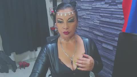 cruela_deviil online show from September 12, 2025, 1:17 am