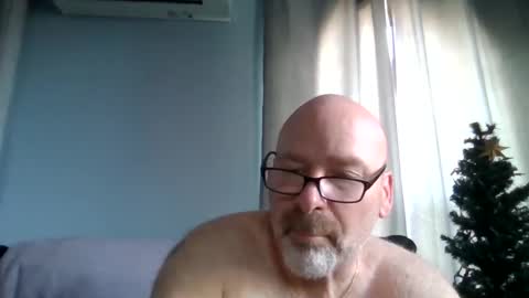 Snapshot of cruising_guy chatting on April 15, 2026, 11:28 am fun guy online show from April 15, 2026, 11:28 am