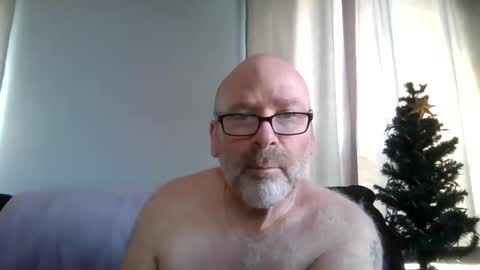 Snapshot of cruising_guy chatting on April 21, 2026, 12:44 pm fun guy online show from April 21, 2026, 12:44 pm