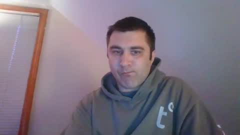 Snapshot of crush380 chatting on April 2, 2026, 10:51 pm Crush380 online show from April 2, 2026, 10:51 pm