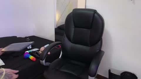 Cry online show from October 29, 2025, 9:27 pm