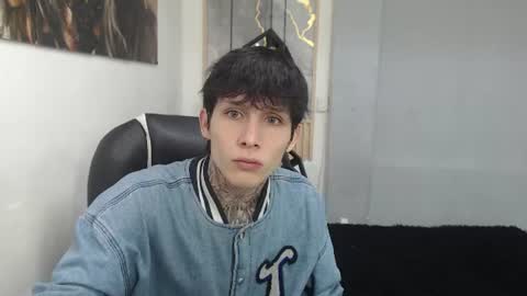 Snapshot of cry_thereal chatting on June 21, 2026, 1:46 pm cry_thereal online show from June 21, 2026, 1:46 pm