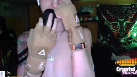 Snapshot of cryptidtwink chatting on December 7, 2024, 6:43 am CryptidTwink online show from December 7, 2024, 6:43 am