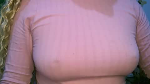 Snapshot of crysrus chatting on December 3, 2025, 1:02 am crysrus online show from December 3, 2025, 1:02 am