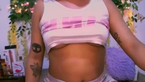 Snapshot of crysrus chatting on December 13, 2025, 11:43 pm crysrus online show from December 13, 2025, 11:43 pm