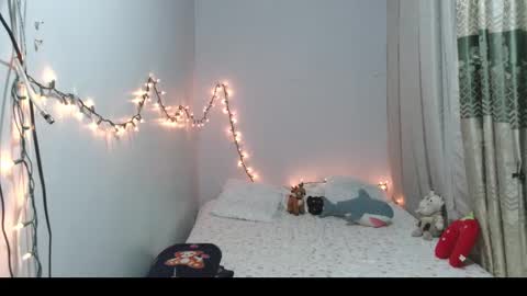 Snapshot of crystal_1991 chatting on December 2, 2025, 2:17 am CRYSTAL 1991 online show from December 2, 2025, 2:17 am