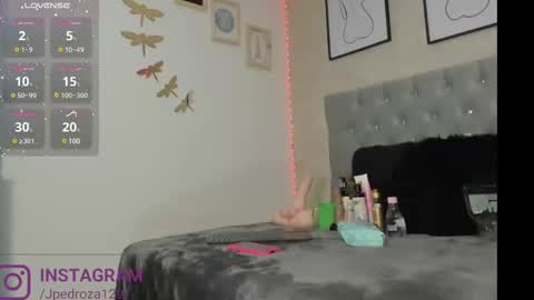 Snapshot of crystal_beennz chatting on March 7, 2025, 3:29 am online show from March 7, 2025, 3:29 am