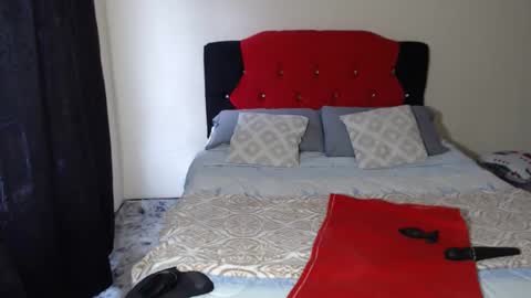   Crystal  Milf online show from January 14, 2026, 6:24 pm