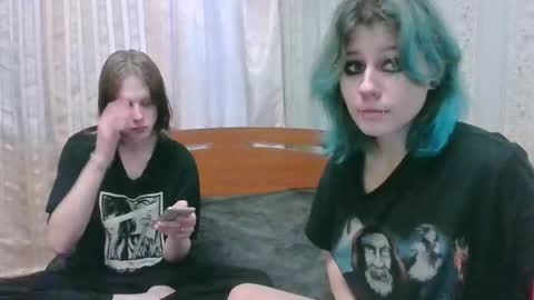 Snapshot of crystal_porn_love chatting on December 19, 2024, 6:56 am Crystal and Marcl online show from December 19, 2024, 6:56 am