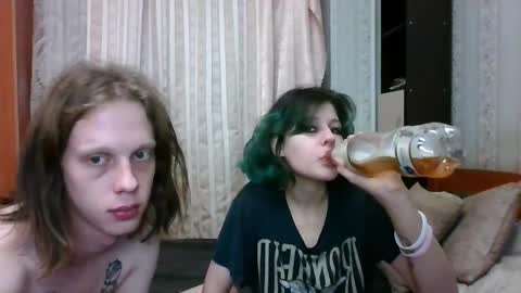 Snapshot of crystal_porn_love chatting on March 4, 2025, 4:27 am Crystal and Marcl online show from March 4, 2025, 4:27 am