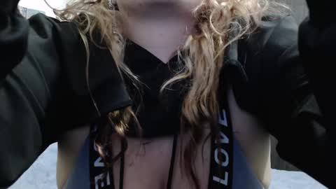 Crystal shadow online show from December 19, 2025, 1:01 am