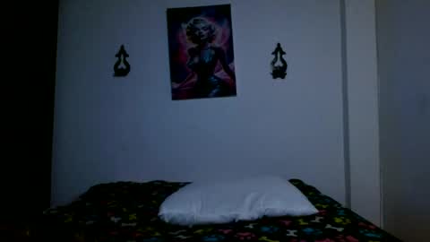 Snapshot of crystal_starx chatting on June 17, 2026, 1:41 am Crystal Blaze online show from June 17, 2026, 1:41 am