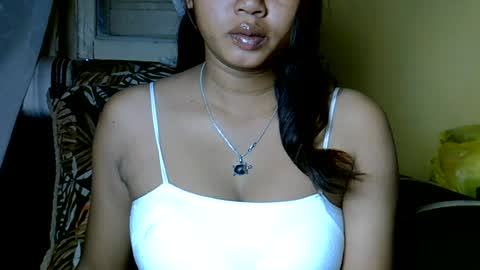 crystalbellax online show from June 28, 2026, 5:46 am
