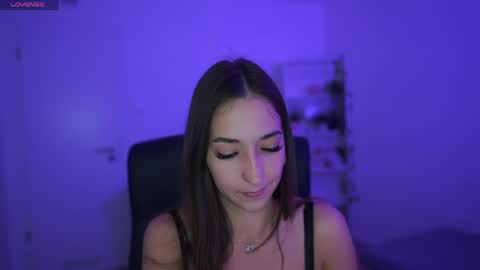 Crystalbrunette18 online show from April 27, 2026, 7:45 pm