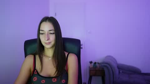Snapshot of crystalbrunette18 chatting on June 15, 2026, 5:26 pm Crystalbrunette18 online show from June 15, 2026, 5:26 pm