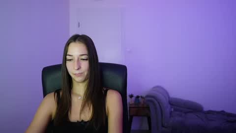 Snapshot of crystalbrunette18 chatting on June 27, 2026, 6:35 pm Crystalbrunette18 online show from June 27, 2026, 6:35 pm