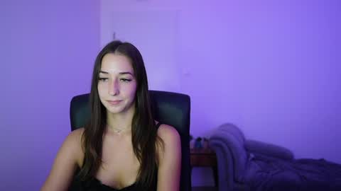 Snapshot of crystalbrunette18 chatting on June 28, 2026, 5:19 pm Crystalbrunette18 online show from June 28, 2026, 5:19 pm