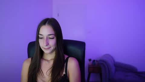 Snapshot of crystalbrunette18 chatting on July 6, 2026, 7:38 pm Crystalbrunette18 online show from July 6, 2026, 7:38 pm