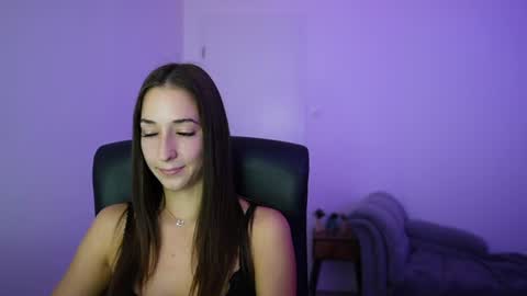 Snapshot of crystalbrunette18 chatting on July 10, 2026, 1:03 pm Crystalbrunette18 online show from July 10, 2026, 1:03 pm