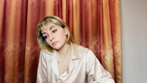 Snapshot of crystalfever_ chatting on May 19, 2026, 7:53 pm Mary online show from May 19, 2026, 7:53 pm