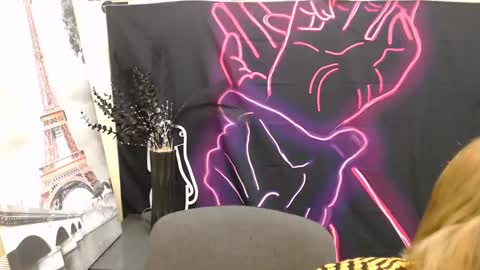 Stella online show from January 8, 2025, 12:47 pm