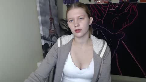 Stella online show from October 11, 2025, 6:28 pm