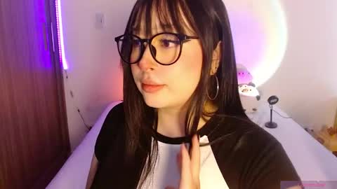Olivia  online show from May 17, 2026, 1:29 pm